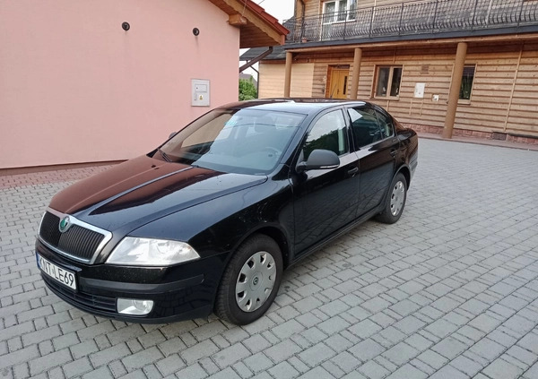 Skoda Octavia cena 20000 przebieg: 203245, rok produkcji 2011 z Piława Górna małe 67